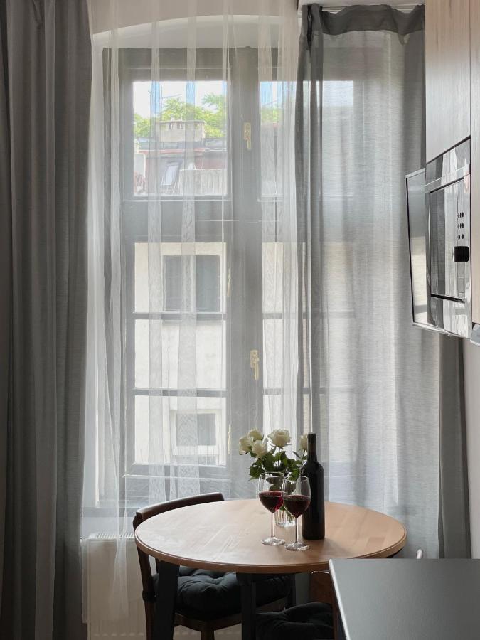Copernicus Street Apartment - Broken Flowers And Twin Peaks Thorn Exterior foto