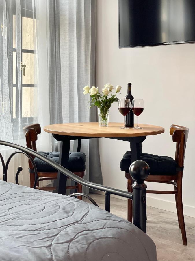 Copernicus Street Apartment - Broken Flowers And Twin Peaks Thorn Exterior foto