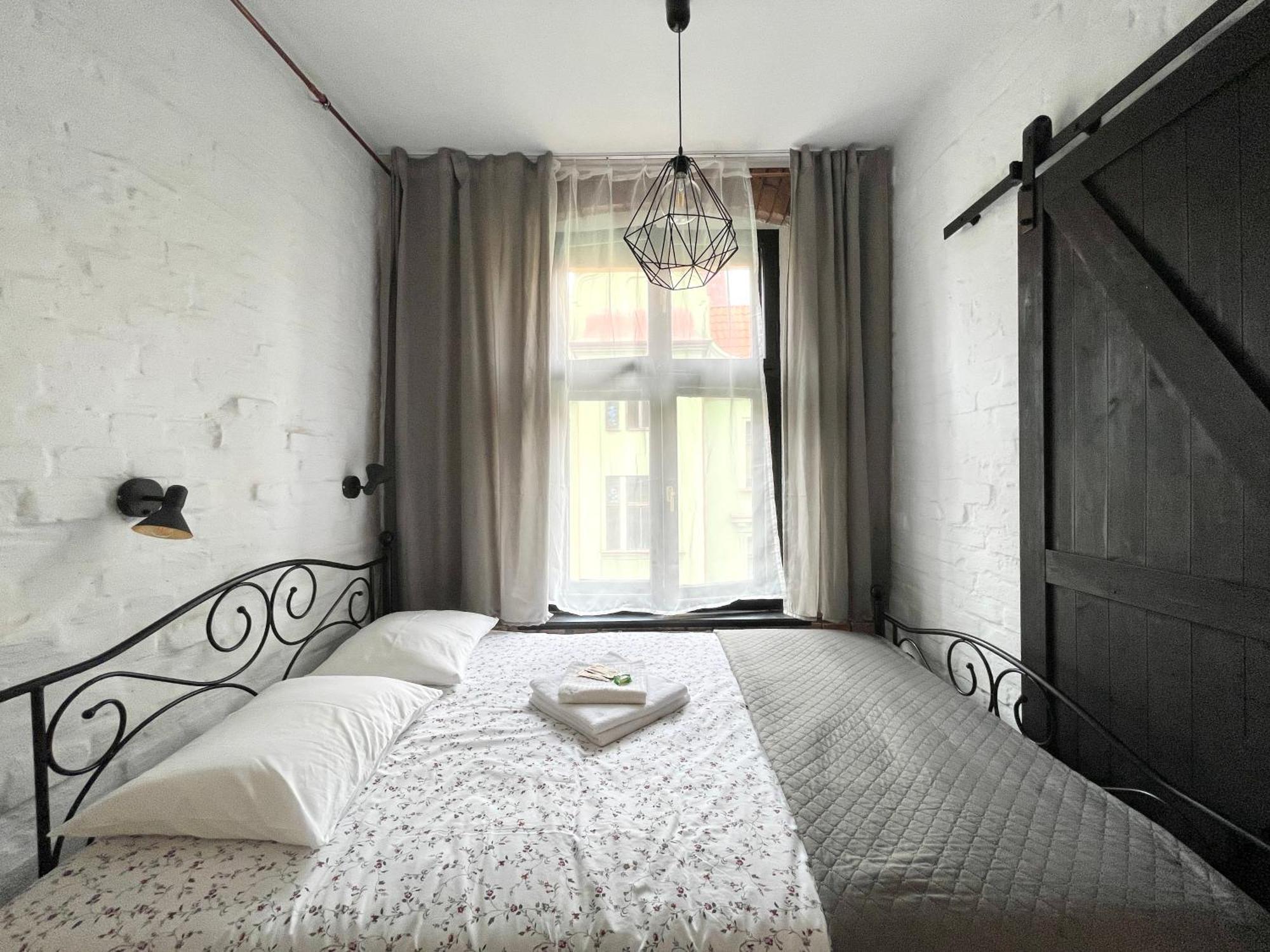 Copernicus Street Apartment - Broken Flowers And Twin Peaks Thorn Exterior foto