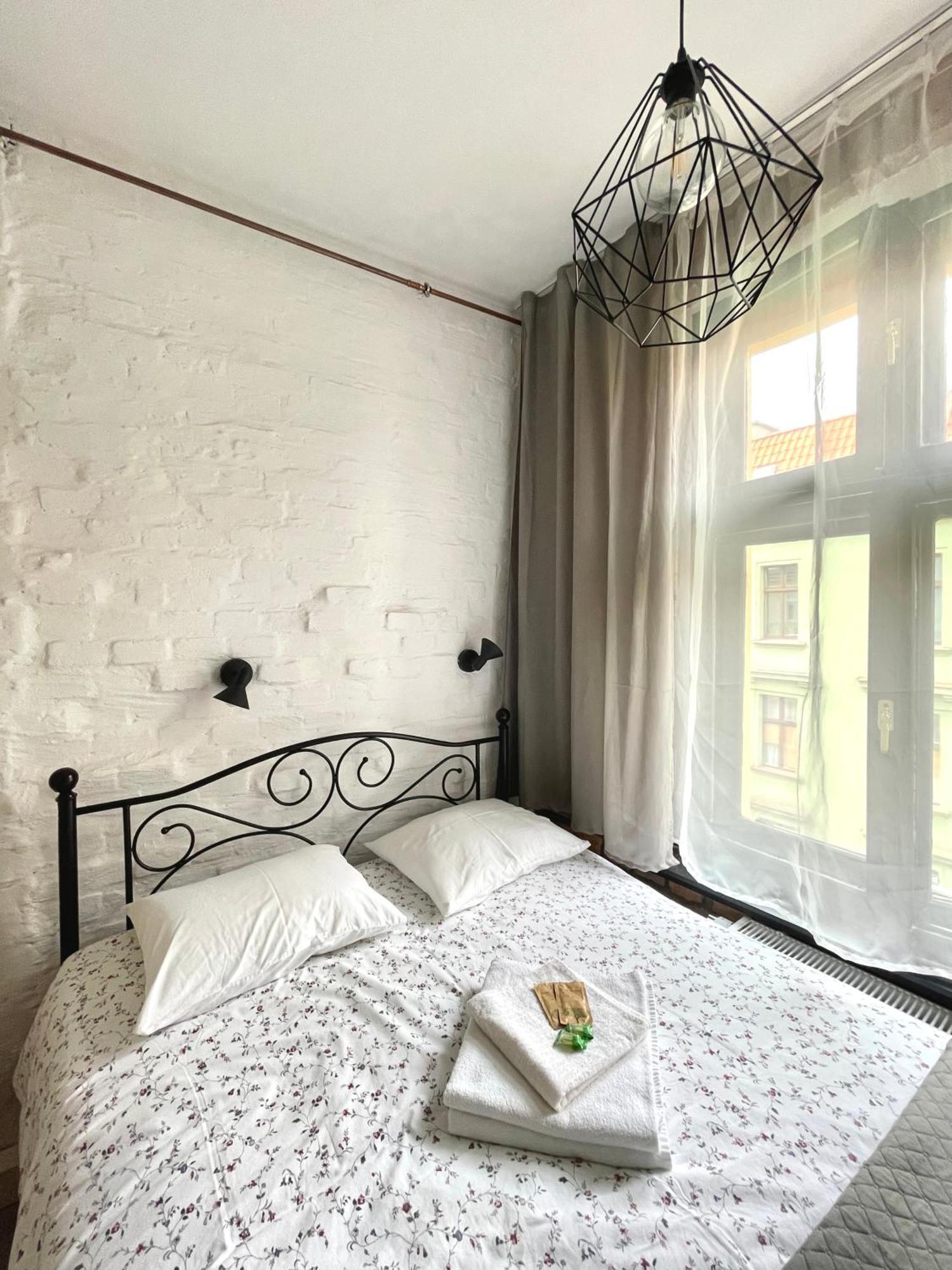 Copernicus Street Apartment - Broken Flowers And Twin Peaks Thorn Exterior foto